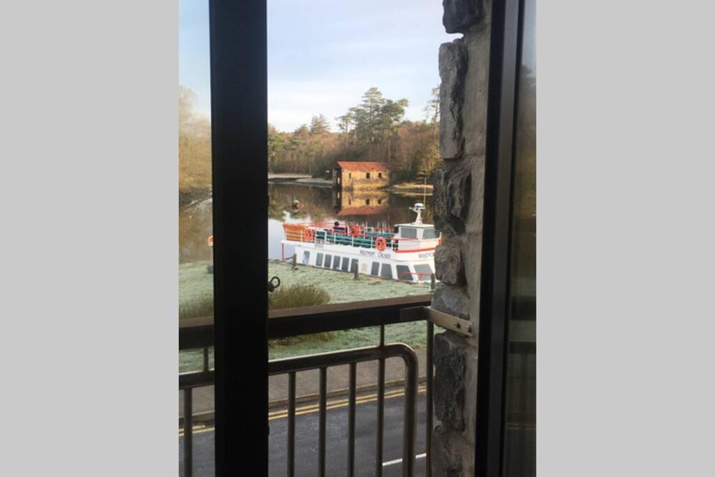 Waterfront Apartment Completely Refurbished Westport Exterior foto