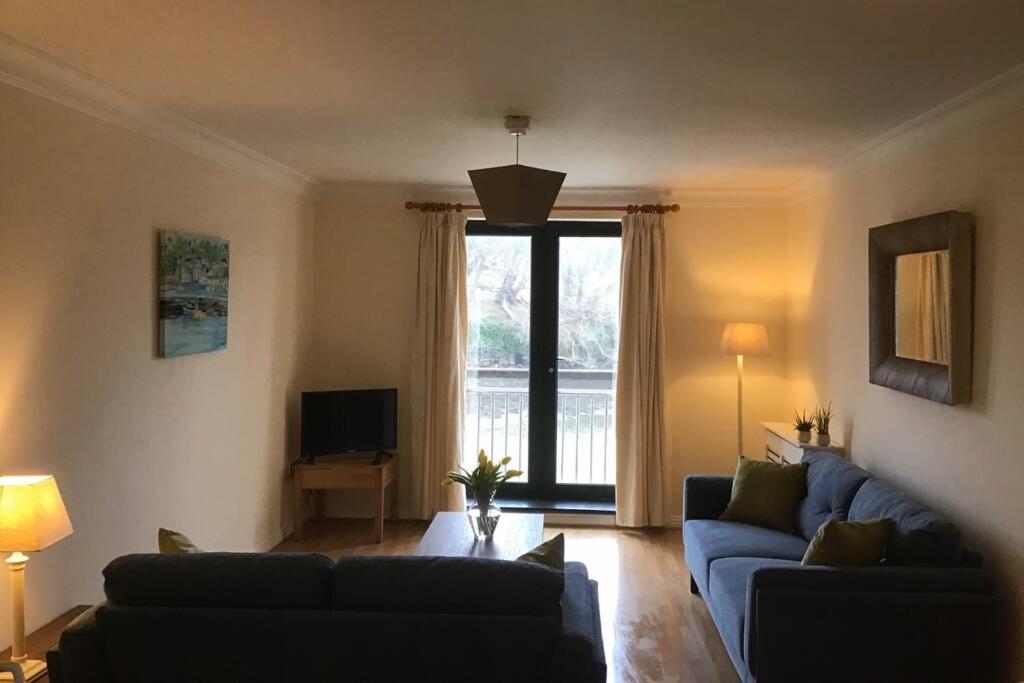 Waterfront Apartment Completely Refurbished Westport Exterior foto